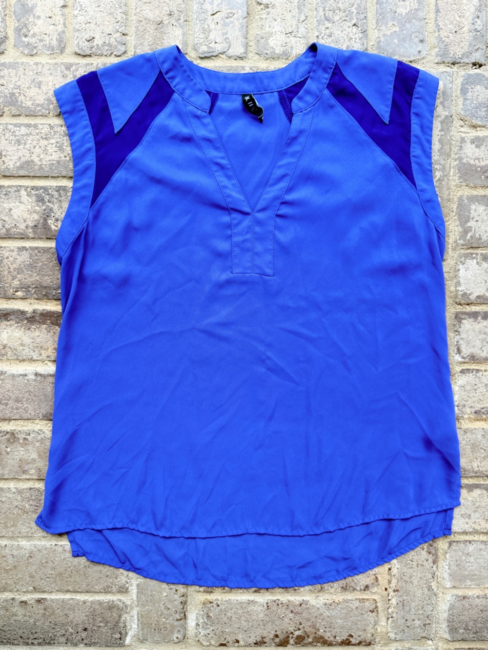Women's Sleeveless V-Neck Blouse in Vibrant Blue